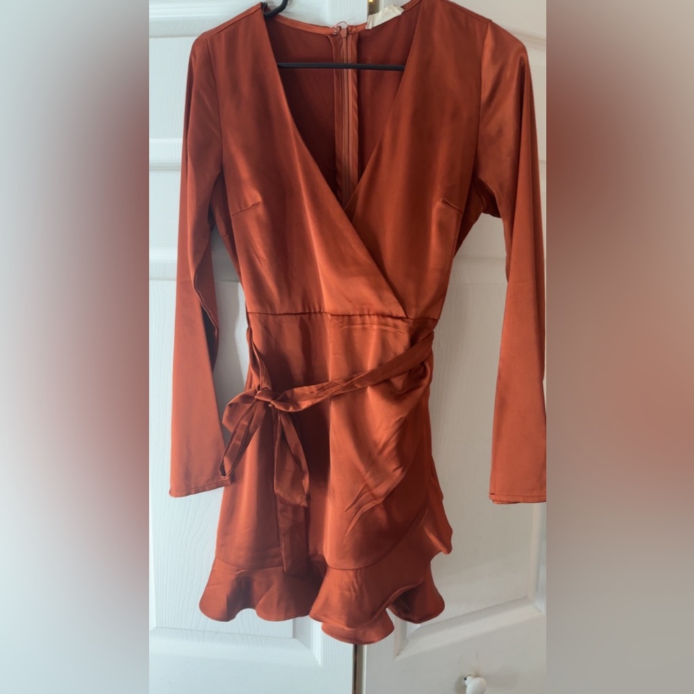 -Altard State 
-Size Small
-Silk Burnt Orange 
-Romper
